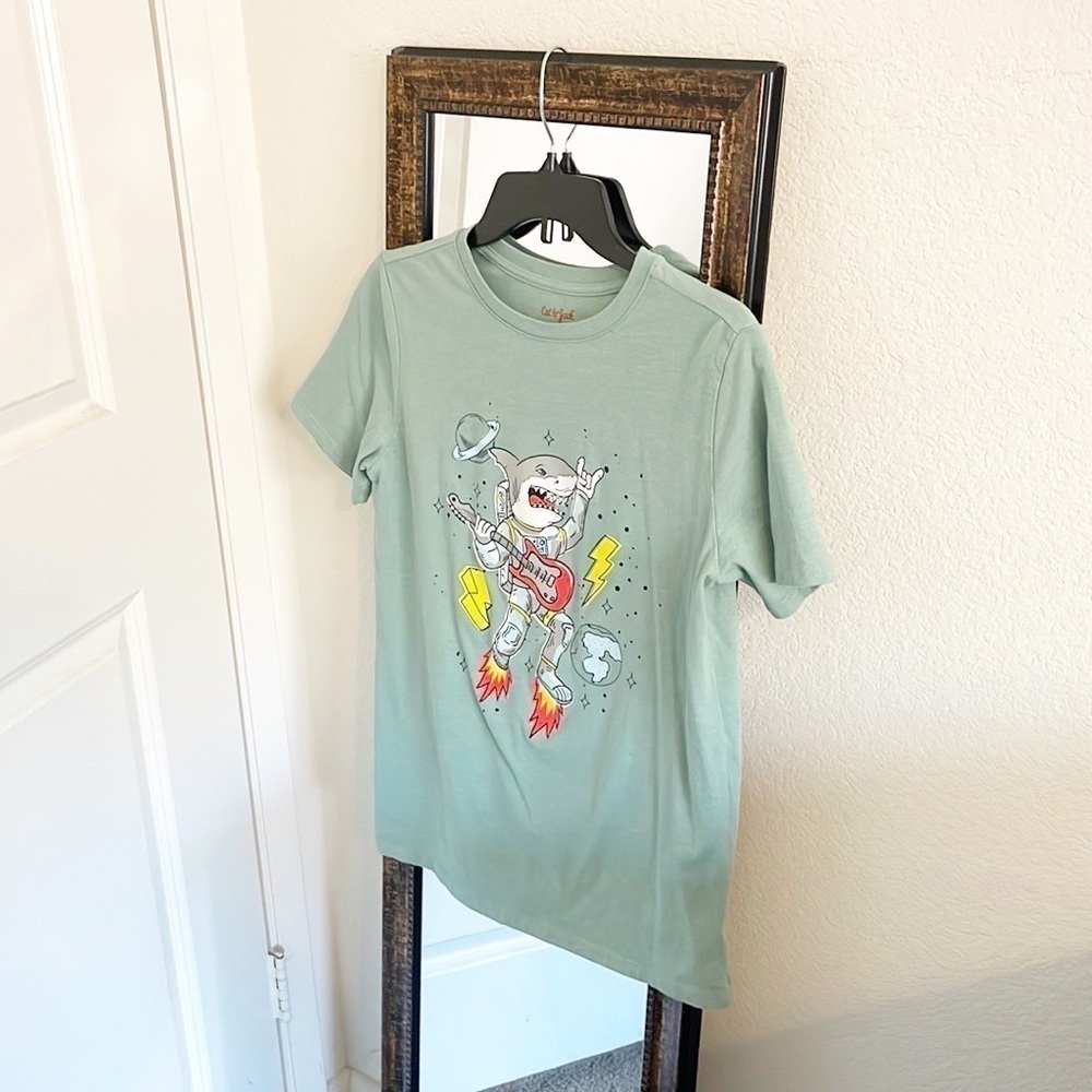 Cat & Jack boys shark astronaut short sleeve graphic t-shirt